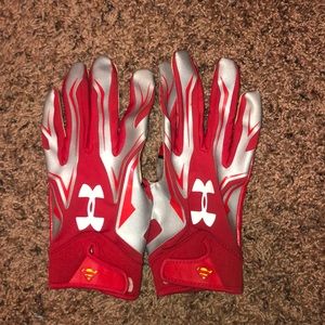 red football gloves